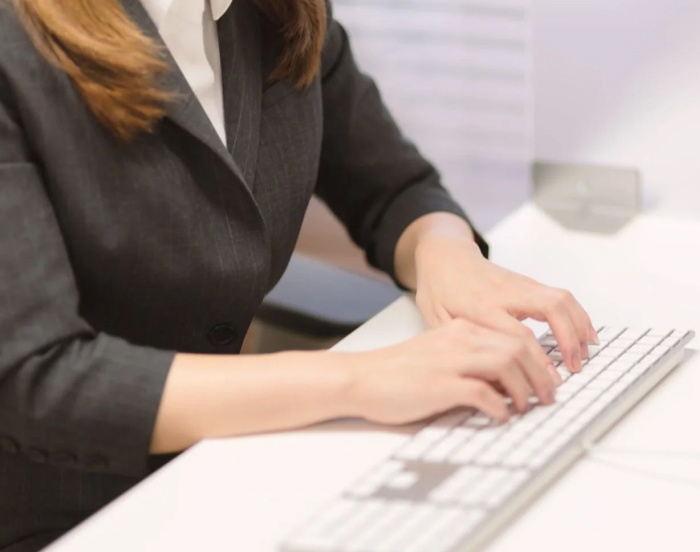 「支援×雇用×教育」の三位一体モデル